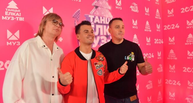 Певец Кирилл Туриченко опроверг слухи о распаде группы "Иванушки International"