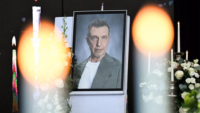Сергей предвидел смерть: слова Азизы на похоронах Соседова вызвали оторопь Сергей предвидел смерть: слова Азизы на похоронах Соседова вызвали оторопь